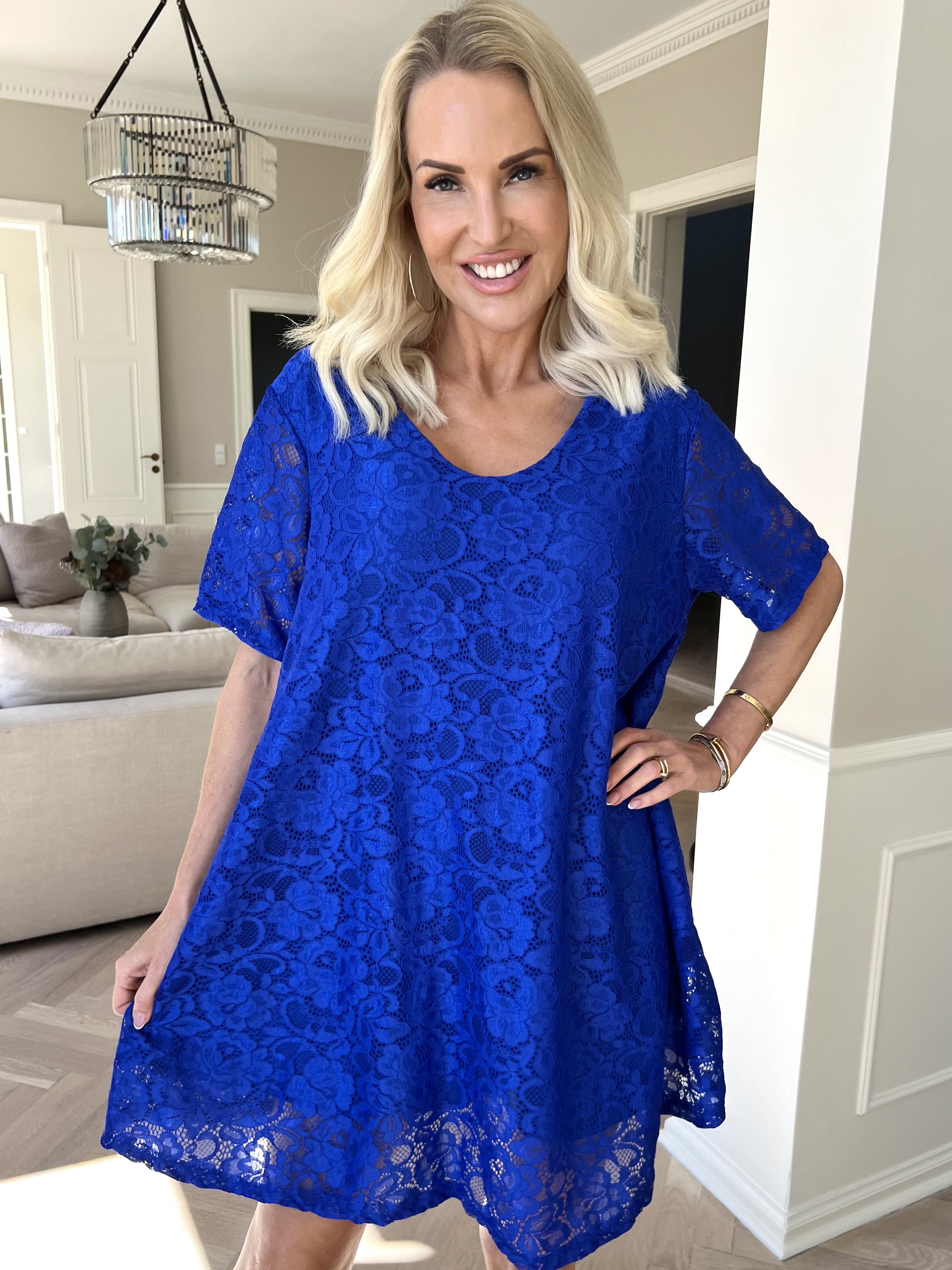 Gloria - Blondekjole i a-facon